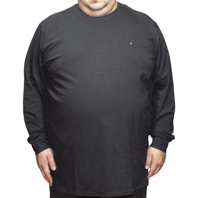 Bluza barbatesca negru la baza gatului