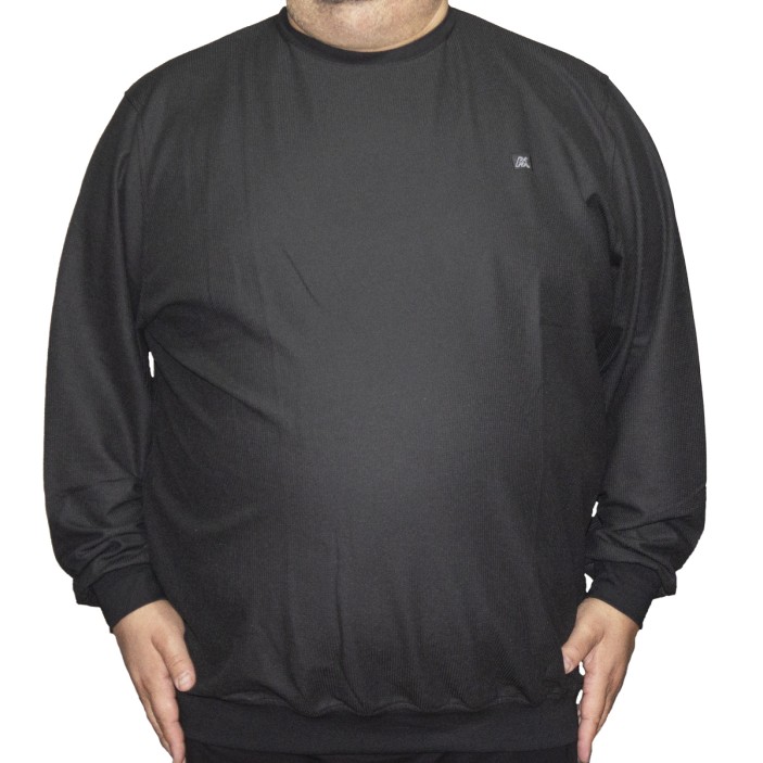 Bluza barbatesca neagra la baza gatului