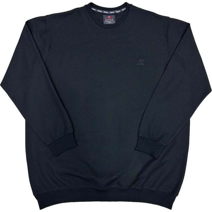 Bluza barbatesca neagra la baza gatului